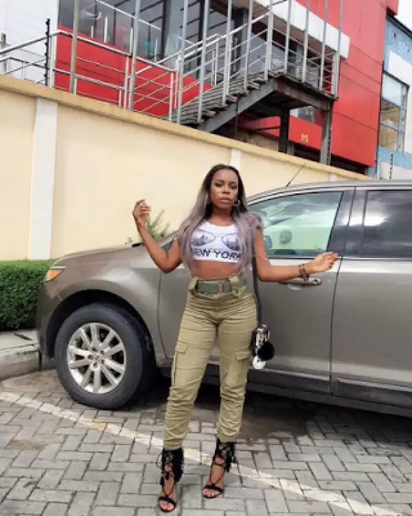 Female Corps Member Serving In Ogun Brakes The Internet With These Photos